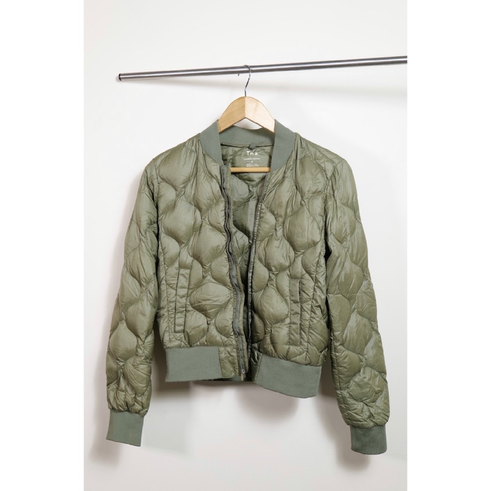 Aritzia nano puff bomber